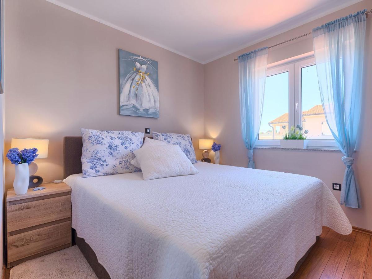 Holiday Home Villa Valentina By Interhome Loborika Kültér fotó